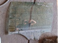 Скло заднє ліве